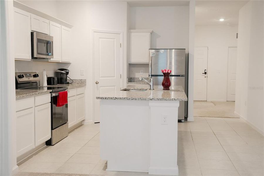 Furnished interior view inside a new home in , Lake Wales (Image 4).