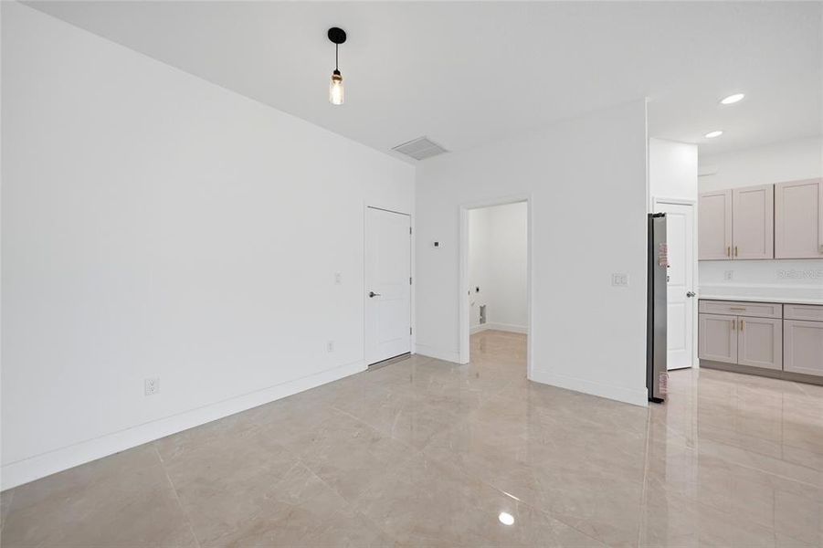Spacious, unfurnished interior of a new home in , Port Charlotte (Image 34).