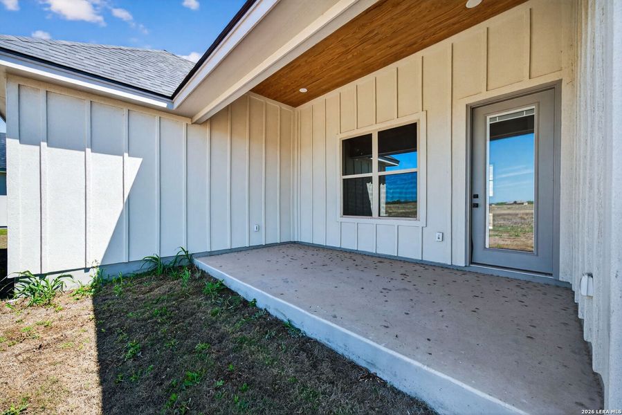 Exterior details and patio area of a home in Boehme Ranch, Castroville (Image 27).