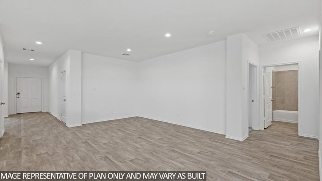 Spacious, unfurnished interior of a new home in Sunterra Lakes, Brookshire (Image 17).