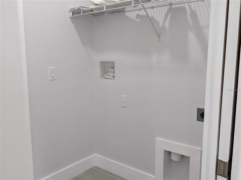 Spacious, unfurnished interior of a new home in , Cape Coral (Image 15).