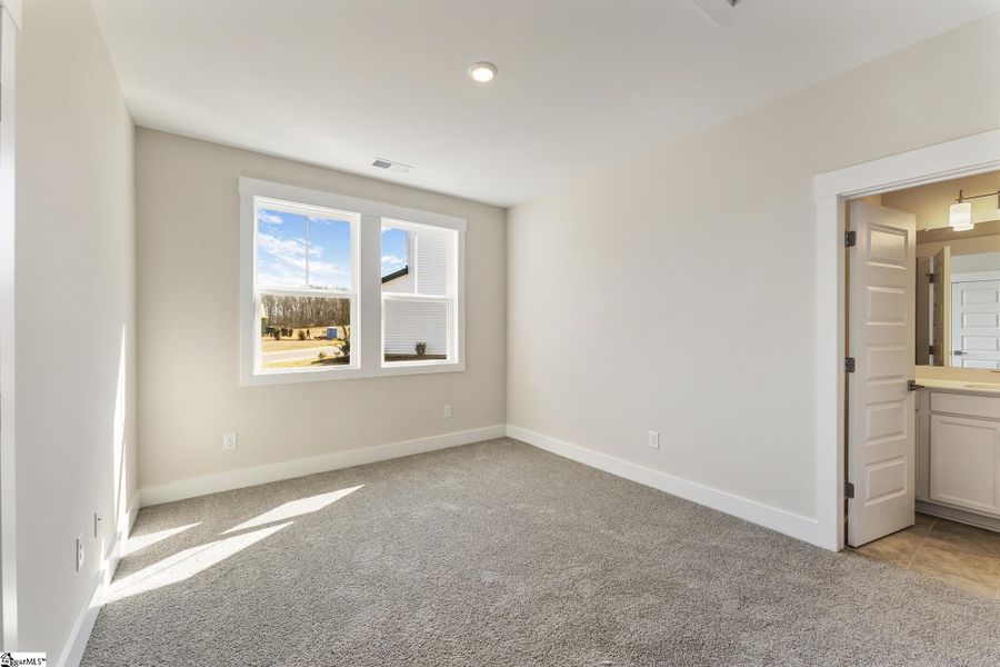Spacious, unfurnished interior of a new home in Saratoga Oaks, Williamston (Image 34).