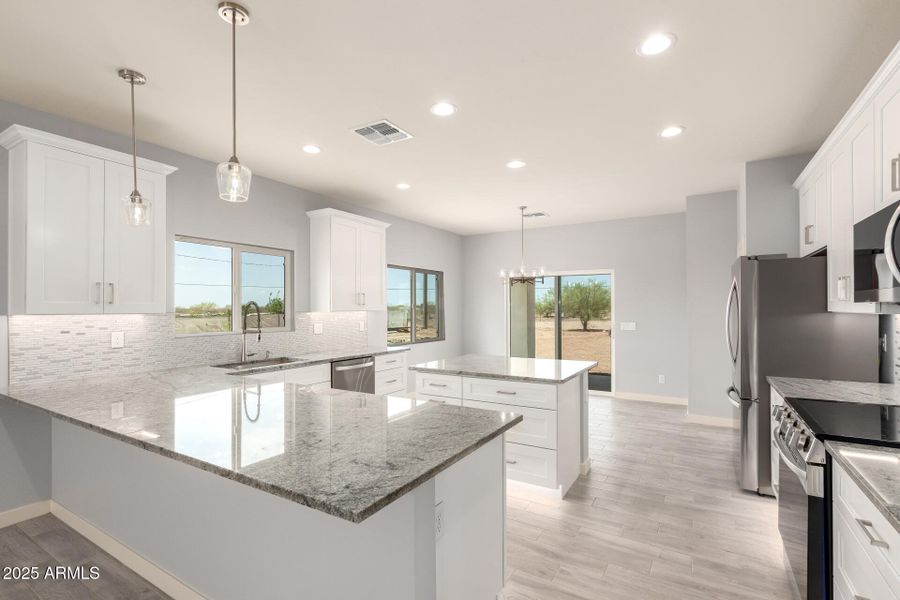 12 - Center 32210 12 - Center 32210