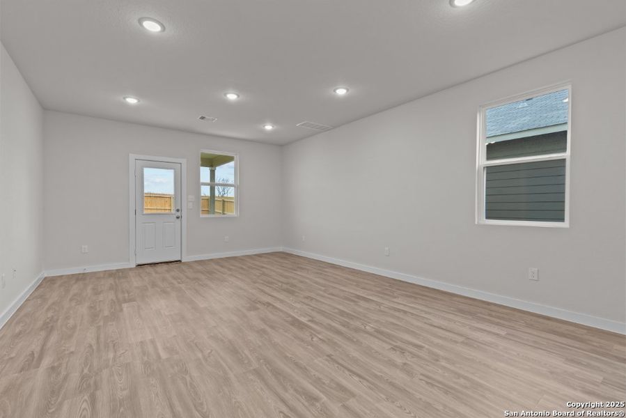 Spacious, unfurnished interior of a new home in Summerlin, San Antonio (Image 15). Spacious, unfurnished interior of a new home in Summerlin, San Antonio (Image 15).