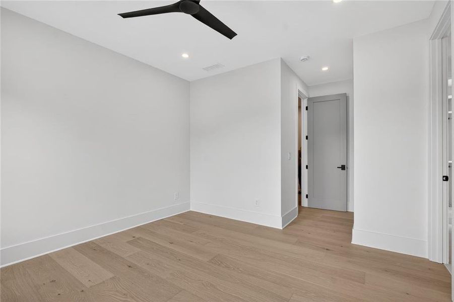 Spacious, unfurnished interior of a new home in , Roswell (Image 43).