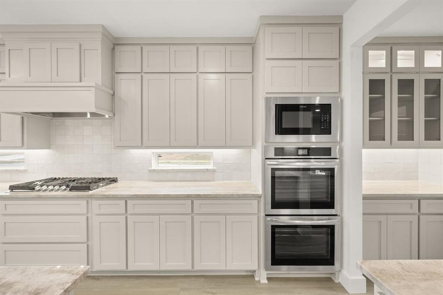 341 Loretta- Kitchen-4004