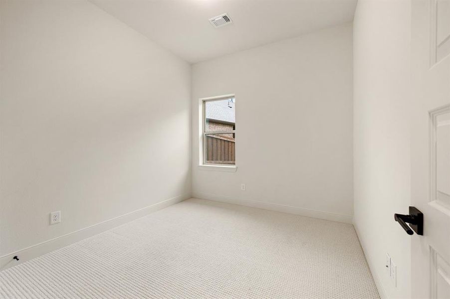 Spacious, unfurnished interior of a new home in Elements at Viridian - Garden Series, Arlington (Image 26).