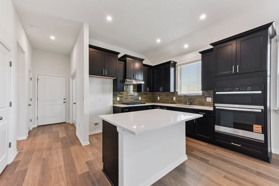 Furnished interior view inside a new home in Porter Country, Buda (Image 4).
