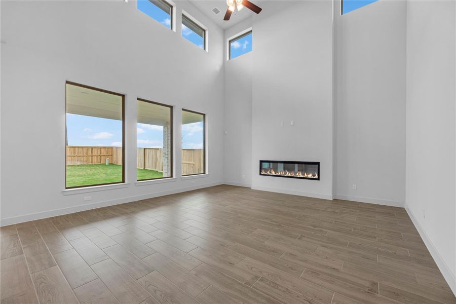 Representative image. Features, specifications, selections and colors may vary.