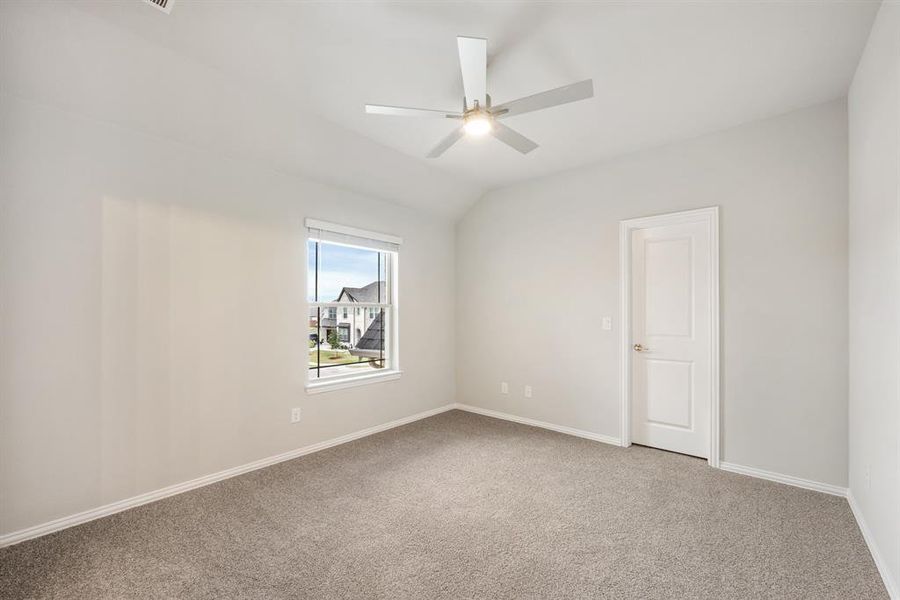 Spacious, unfurnished interior of a new home in Sonoma Verde, McLendon-Chisholm (Image 24).