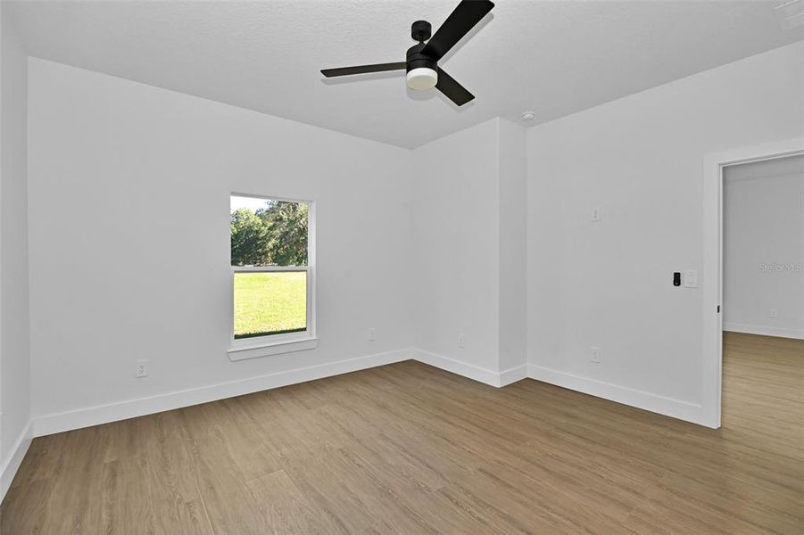 Spacious, unfurnished interior of a new home in , Dunnellon (Image 39).