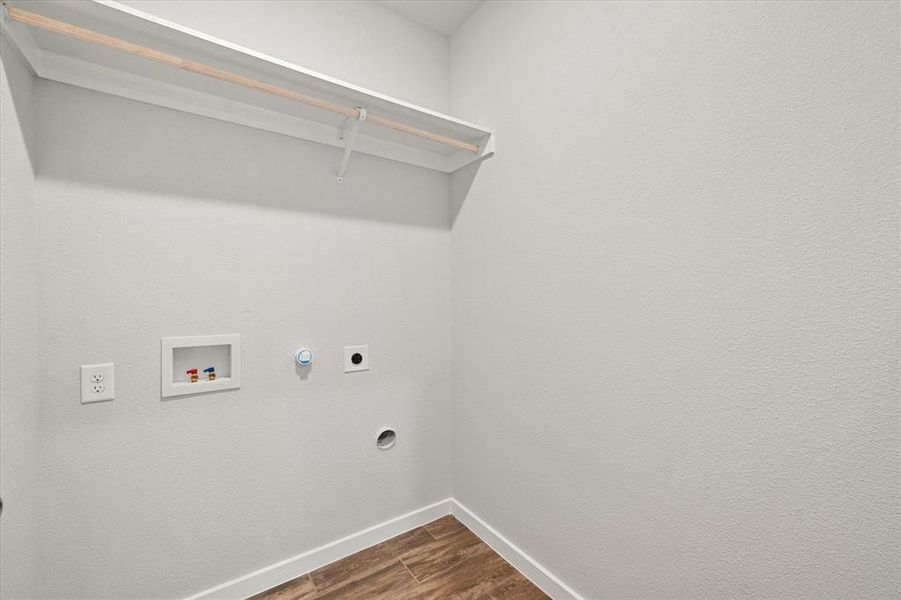 Spacious, unfurnished interior of a new home in , Corsicana (Image 27).