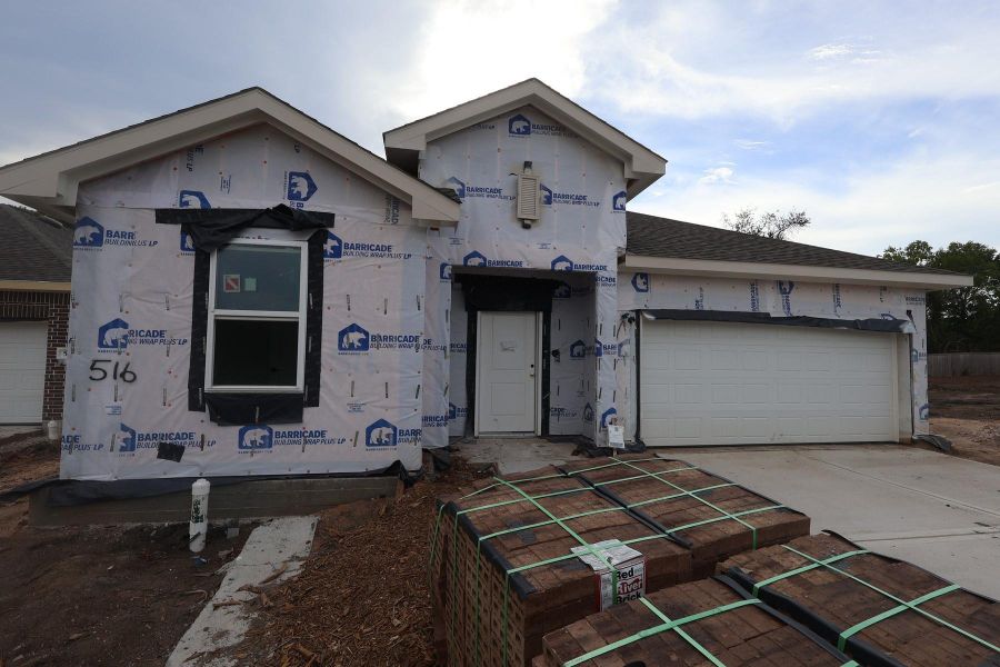 One story home with 3 bedrooms, 2 baths, and 2 car garage. One story home with 3 bedrooms, 2 baths, and 2 car garage.