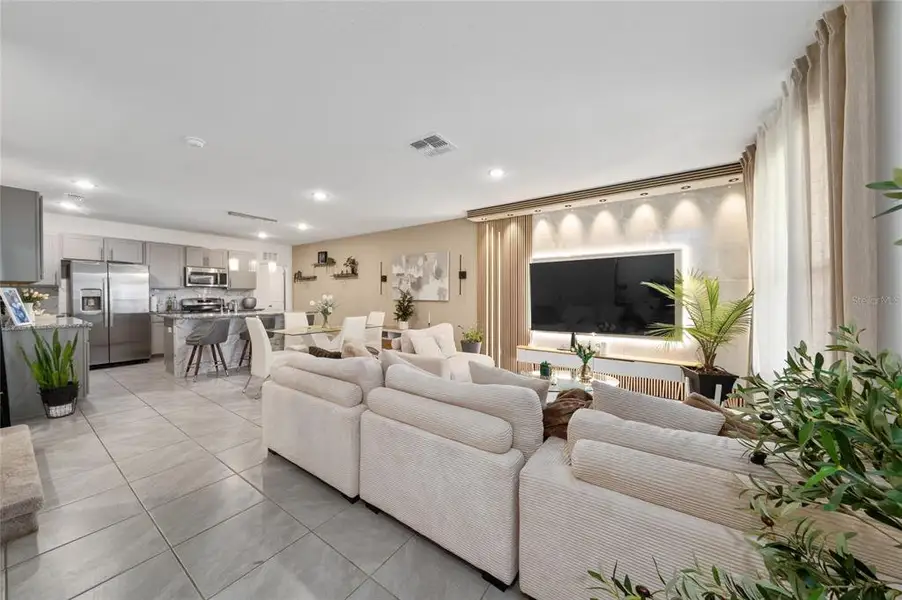 Furnished interior view inside a new home in , Winter Garden (Image 8).