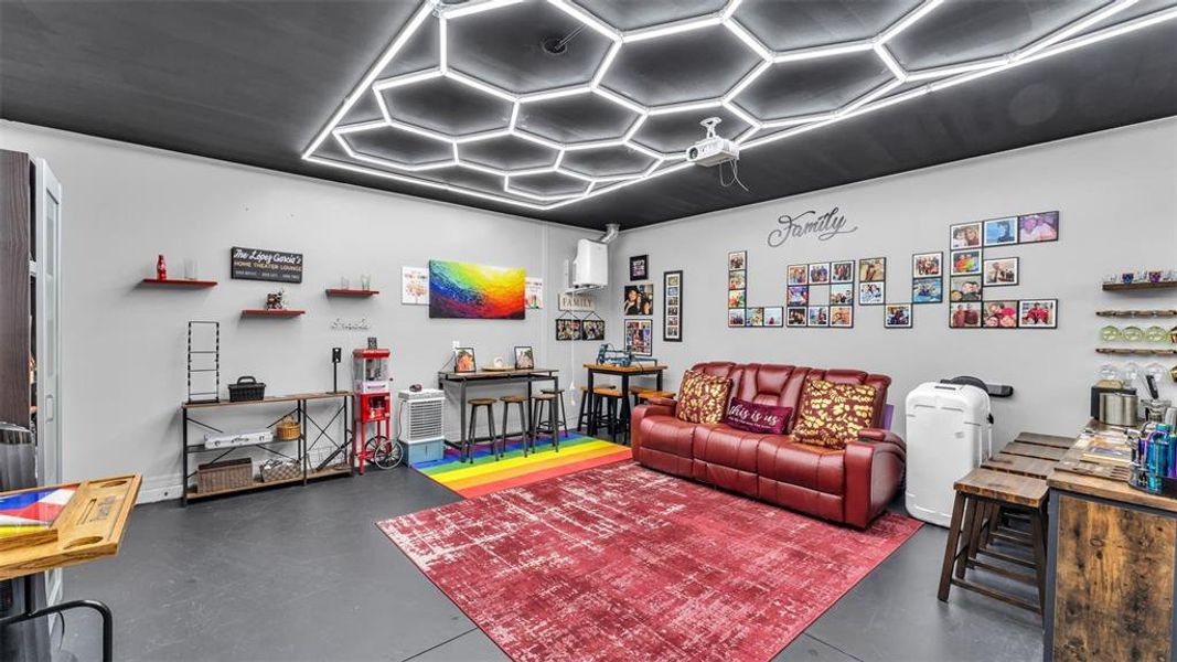 Image 37 of a home in .