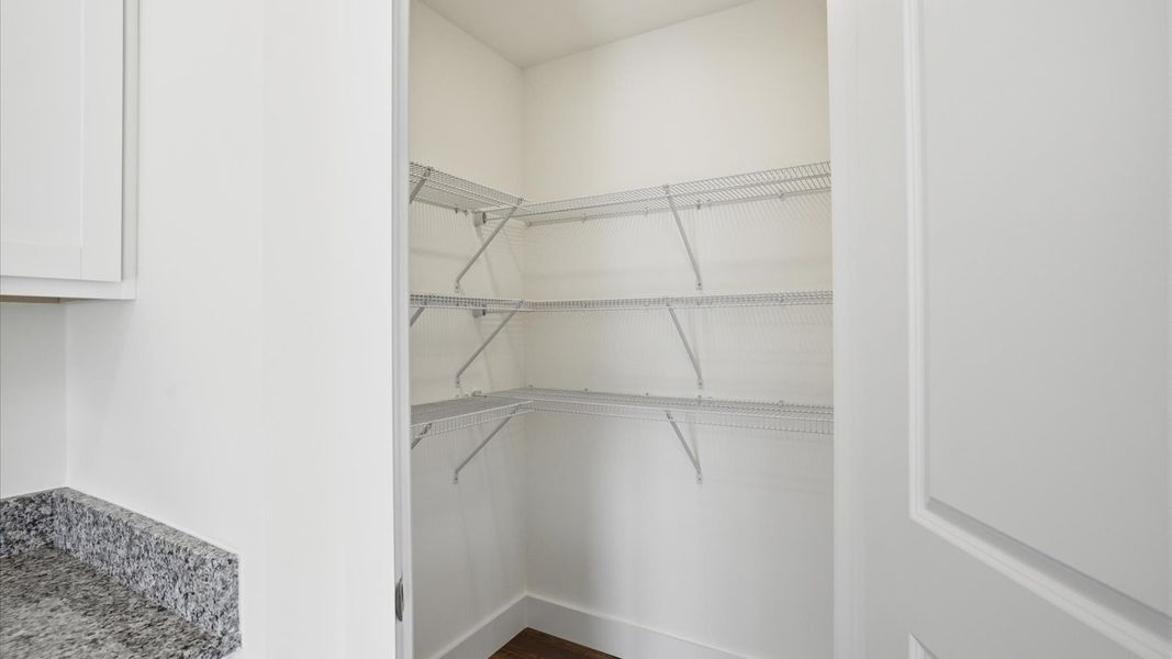 Spacious, unfurnished interior of a new home in Emory Creek, Harriman (Image 18).