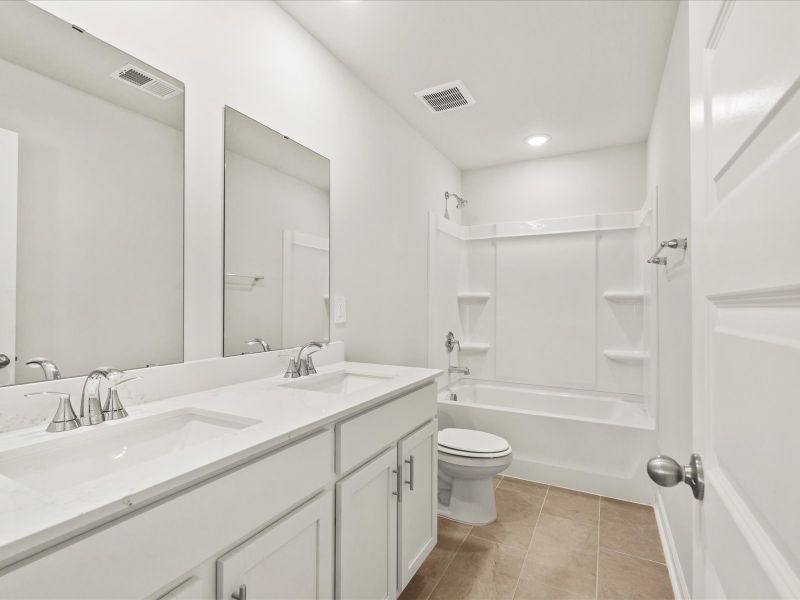 Welcome to the Lennon floorplan at The Farm at Wells Creek - Heritage Collection. Welcome to the Lennon floorplan at The Farm at Wells Creek - Heritage Collection.