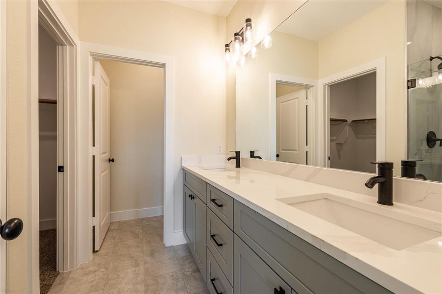 Furnished interior view inside a new home in , Santa Fe (Image 3).