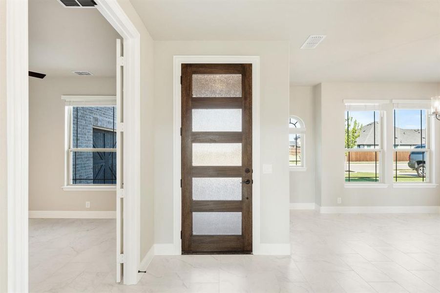 Spacious, unfurnished interior of a new home in Ridgepoint, Midlothian (Image 34).