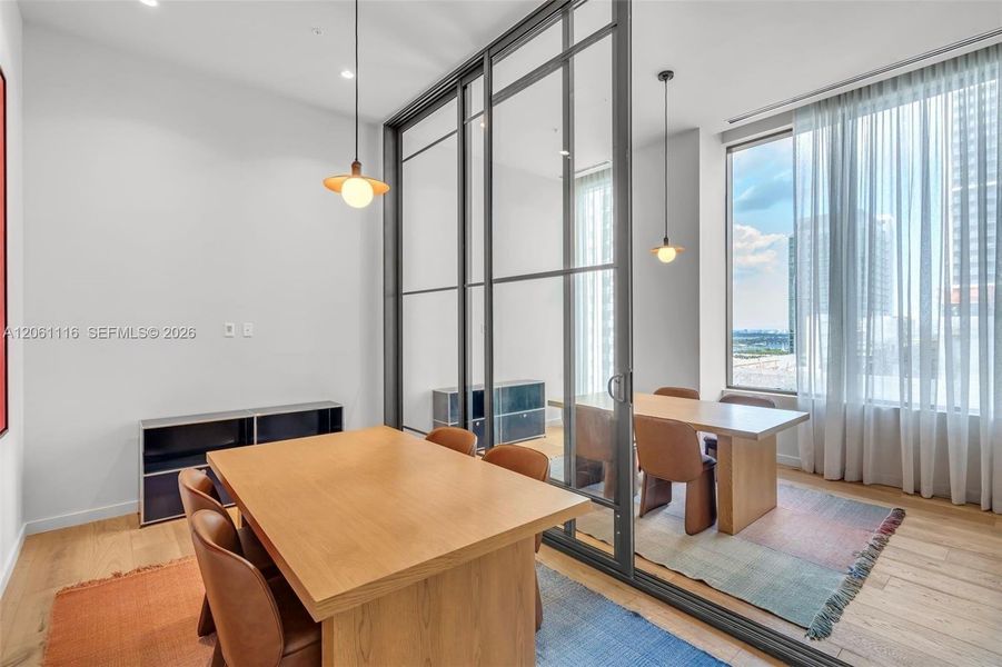 Community amenities in , Miami (Image 40).