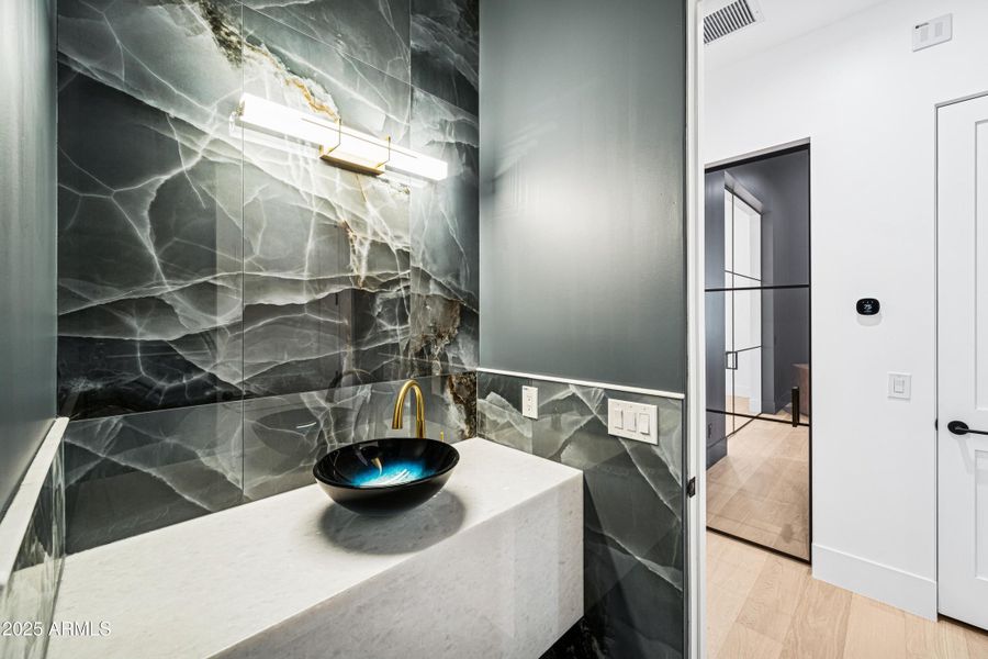 I2025111401-23 I2025111401-23