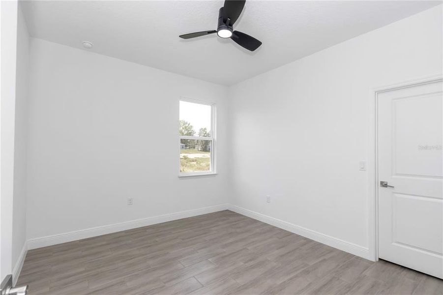 Spacious, unfurnished interior of a new home in , Citrus Springs (Image 32).