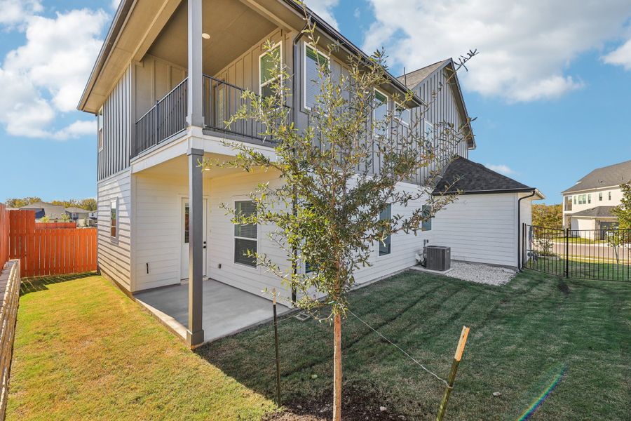 Exterior details and patio area of a home in Foxfield, Austin (Image 25).