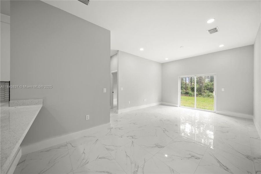 Spacious, unfurnished interior of a new home in , Lehigh Acres (Image 18).