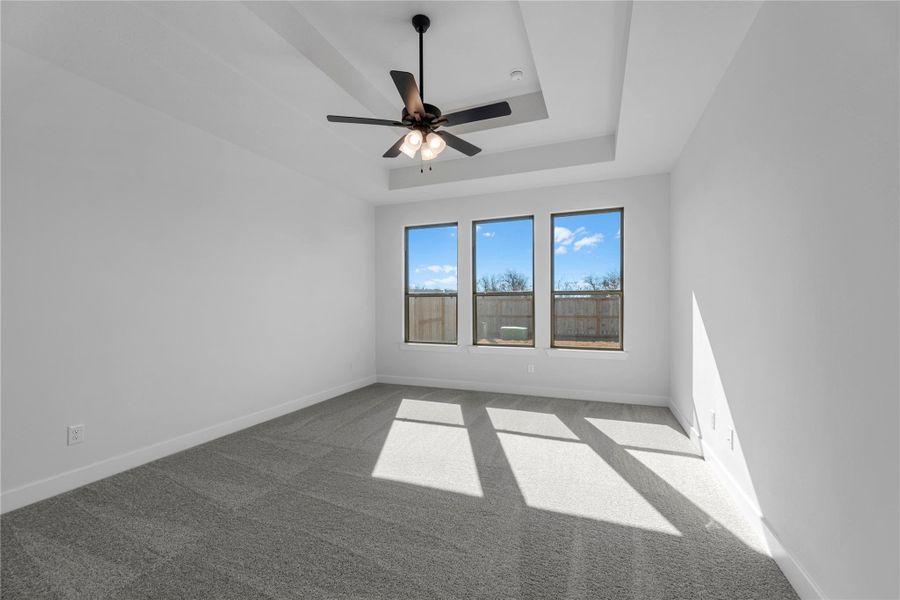 Representative image. Features, selections and colors may vary.