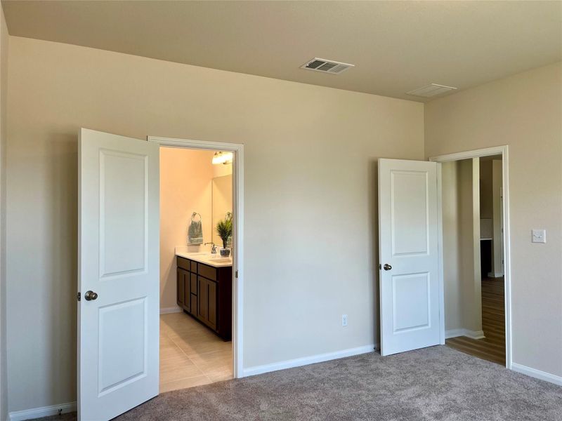 Spacious, unfurnished interior of a new home in Anthem Cottages, Kyle (Image 23). Spacious, unfurnished interior of a new home in Anthem Cottages, Kyle (Image 23).