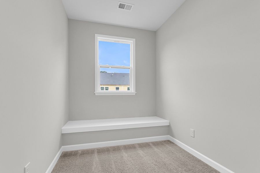Spacious, unfurnished interior of a new home in Pineland Preserve, Summerville (Image 30).