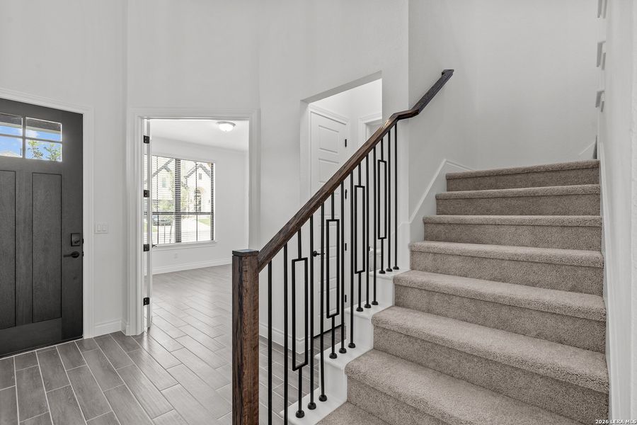 Spacious, unfurnished interior of a new home in Bison Ridge, San Antonio (Image 40).