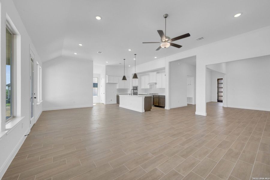 Spacious, unfurnished interior of a new home in Preserve at Annabelle Ranch, San Antonio (Image 33).