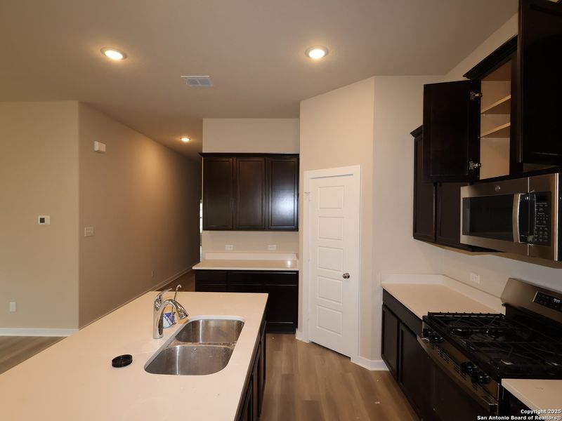 Furnished interior view inside a new home in Winding Brook, San Antonio (Image 4). Furnished interior view inside a new home in Winding Brook, San Antonio (Image 4).