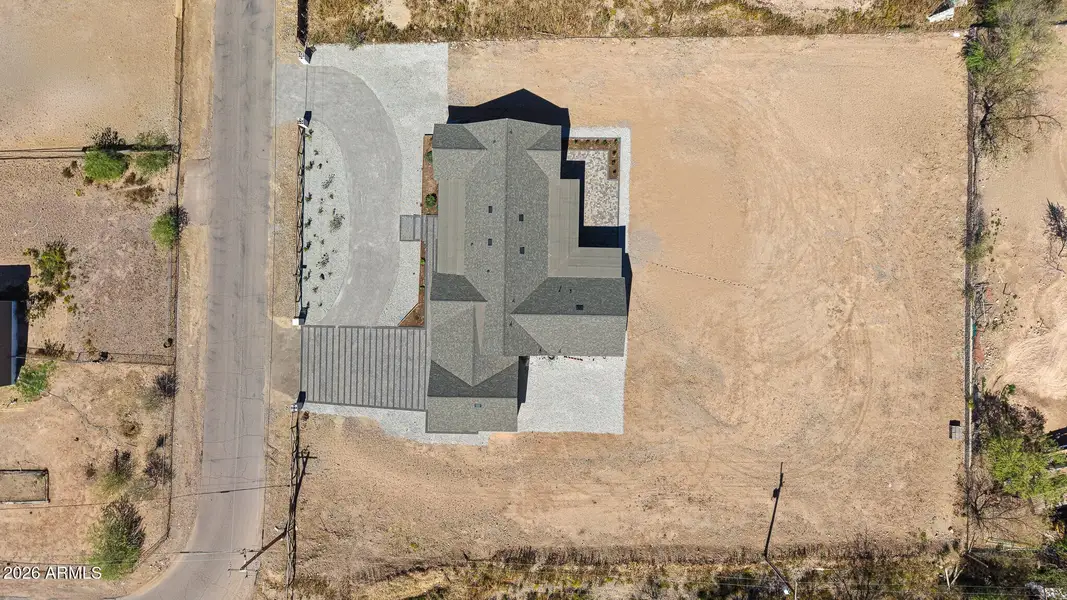 Open Acreage & Room for Toys