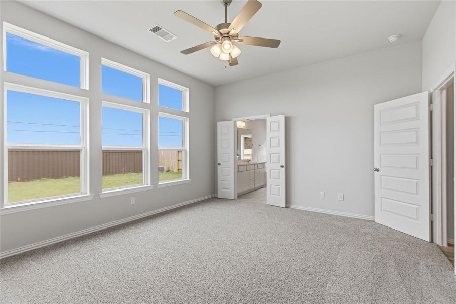 Spacious, unfurnished interior of a new home in Brookewater, Rosenberg (Image 26).