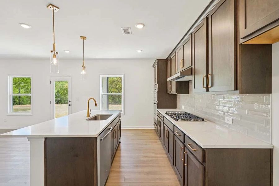 Kitchen featuring Oxford Collection Finishes