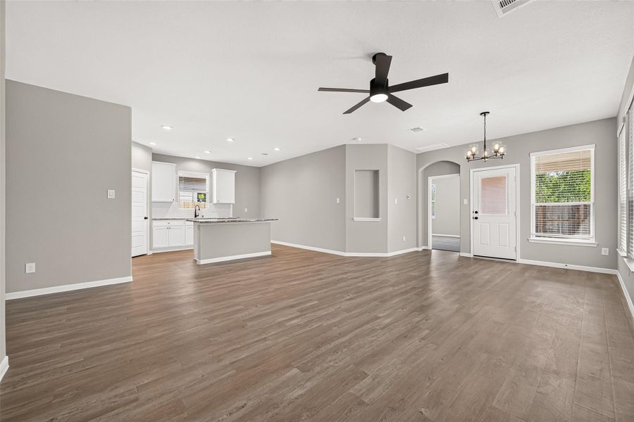 Spacious, unfurnished interior of a new home in La Segarra, Brookshire (Image 35).