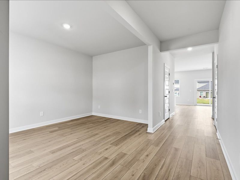 Spacious, unfurnished interior of a new home in The Landing at Stratford Crossing, Boiling Springs (Image 8).