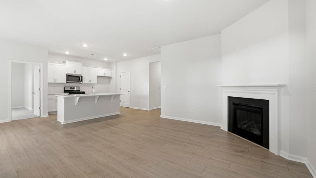 Spacious, unfurnished interior of a new home in Sherwood Gardens, Landrum (Image 26).