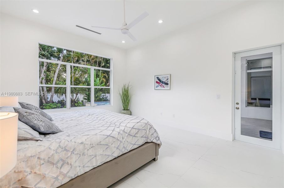 Furnished interior view inside a new home in , Biscayne Park (Image 16).