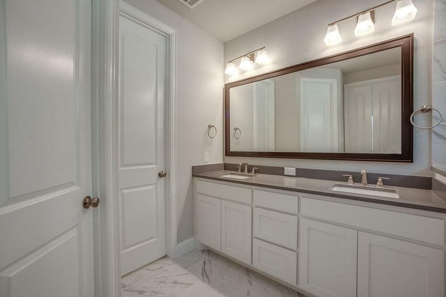 Plan 1120 Primary Bathroom Representative Image