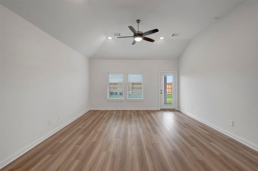 Spacious, unfurnished interior of a new home in Wildrye, Waller (Image 15).