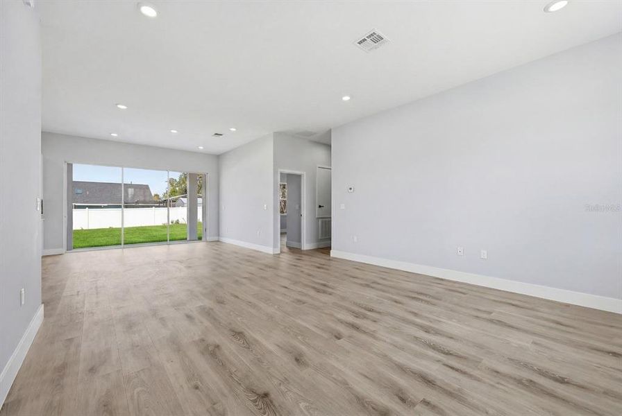 Spacious, unfurnished interior of a new home in , Ocala (Image 20).