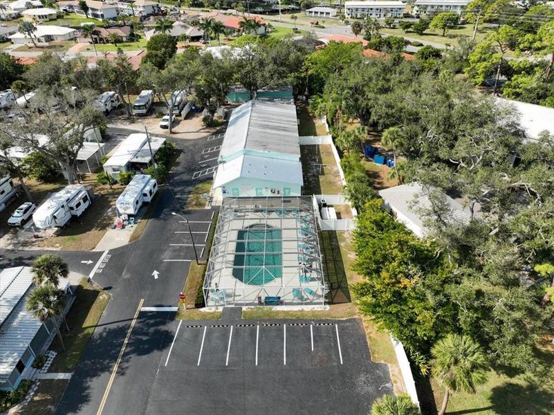 Community amenities in , Englewood (Image 21).