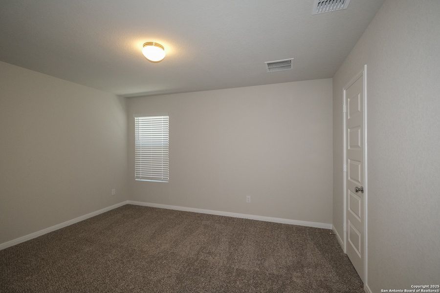 Spacious, unfurnished interior of a new home in Paloma Park, Converse (Image 27).
