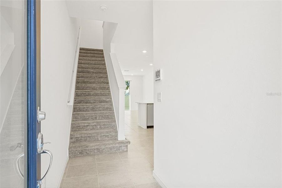 Spacious, unfurnished interior of a new home in , Tampa (Image 21).