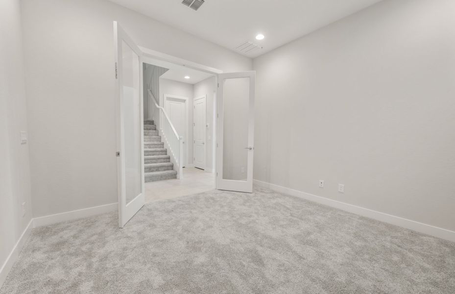 Spacious, unfurnished interior of a new home in Jorde Farms, Queen Creek (Image 26). Spacious, unfurnished interior of a new home in Jorde Farms, Queen Creek (Image 26).