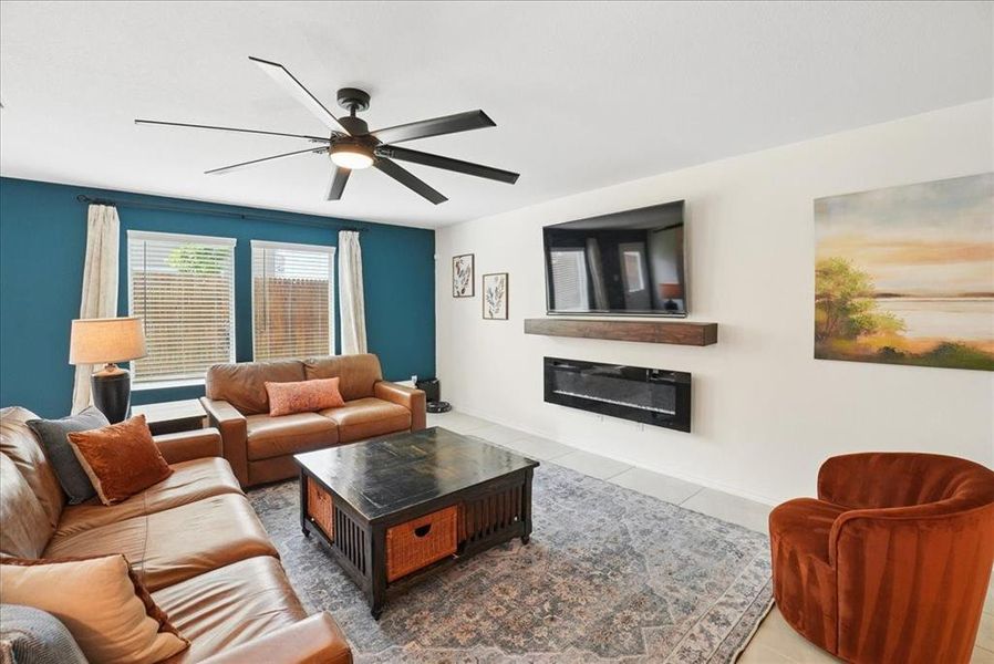 Furnished interior view inside a new home in Trinity West, Dallas (Image 20). Furnished interior view inside a new home in Trinity West, Dallas (Image 20).