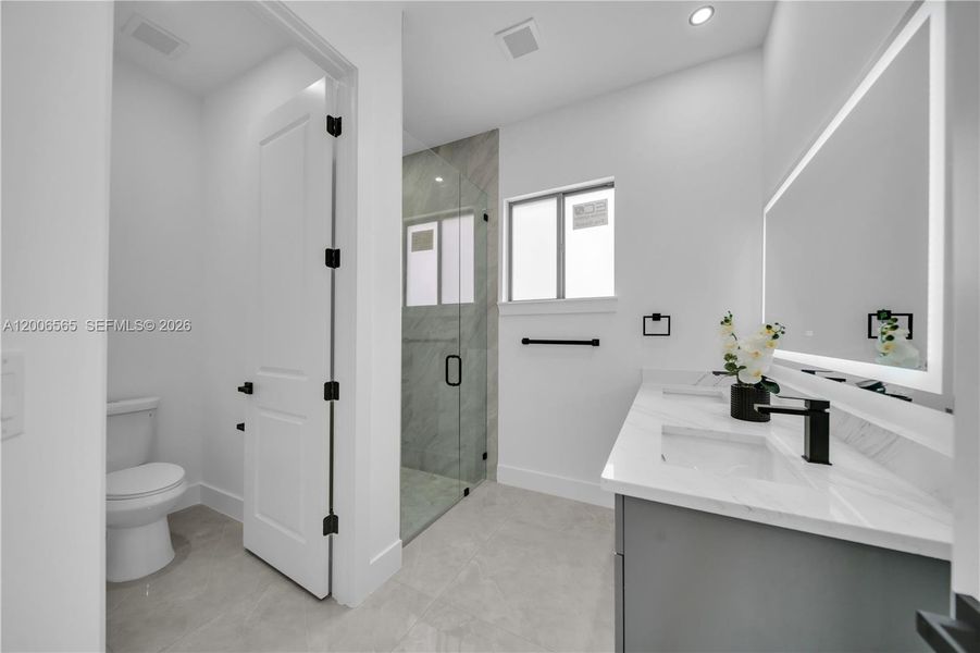 Furnished interior view inside a new home in , Lehigh Acres (Image 5).